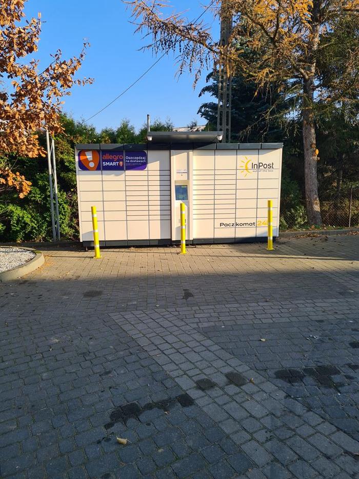 Parcel Locker SXO01A Na parkingu przy Urzędzie Gimny