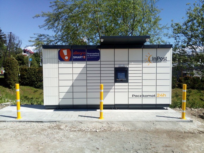 Parcel Locker SXX01M Parking obok stacji Orlen
