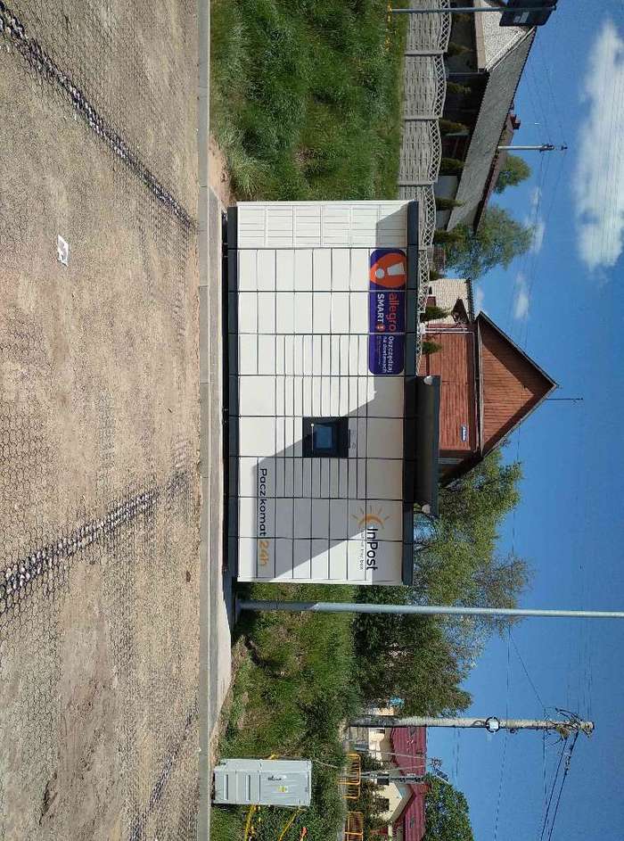 Paczkomat SYV01M Parking przed sklepem Stokrotka