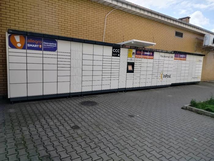 Paczkomat SZC01M Przy sklepie Netto