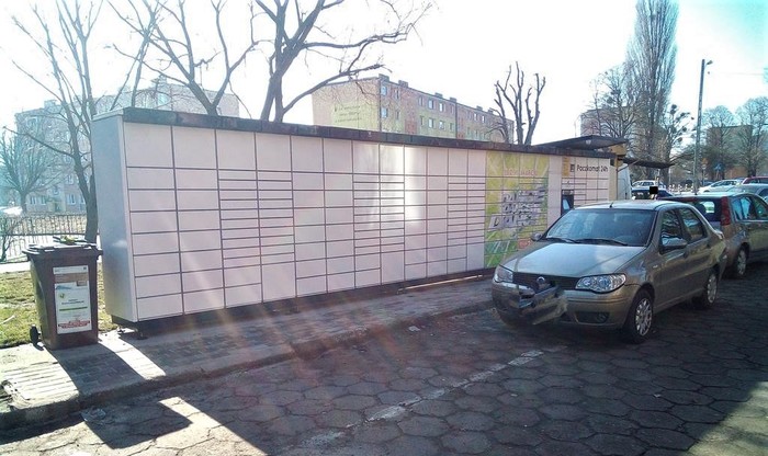 Paczkomat SZC07M Przed blokiem 32A