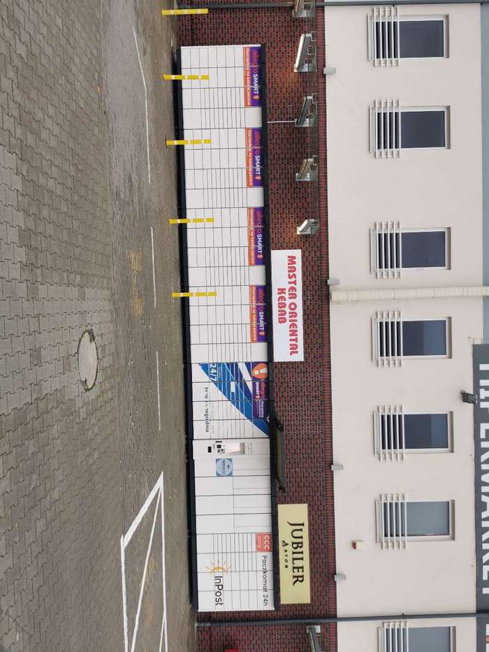 Paczkomat SZC09B Przy markecie E.Leclerc