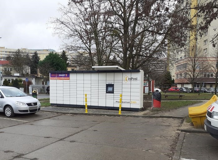 Paczkomat SZC107M parking przy Przedszkolu nr 13