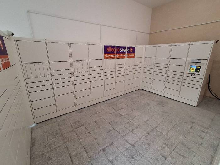 Parcel Locker SZC11H W lokalu