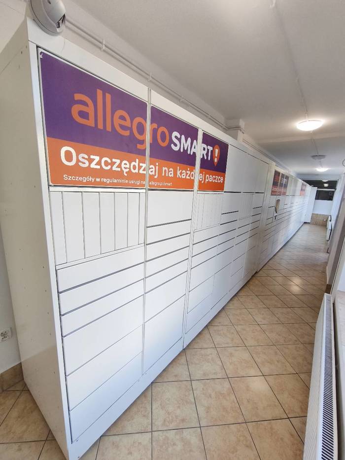 Paczkomat SZC13H W lokalu