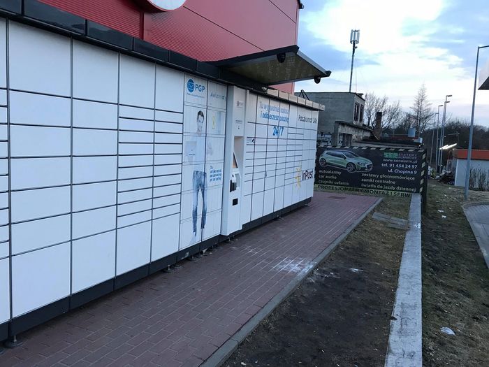 Paczkomat SZC14L Pasaż handlowy