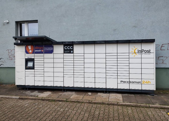 Paczkomat SZC154M Przy domu studenckim