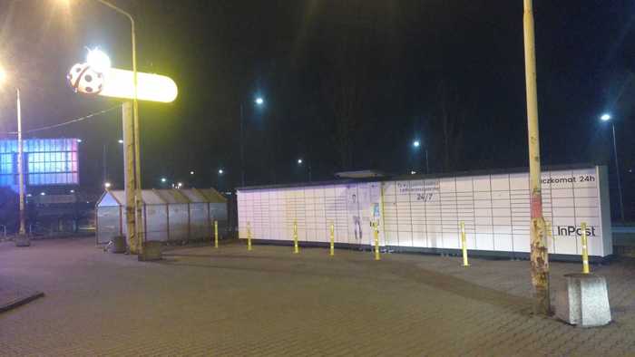 Parcel Locker SZC18L Przy markecie Biedronka