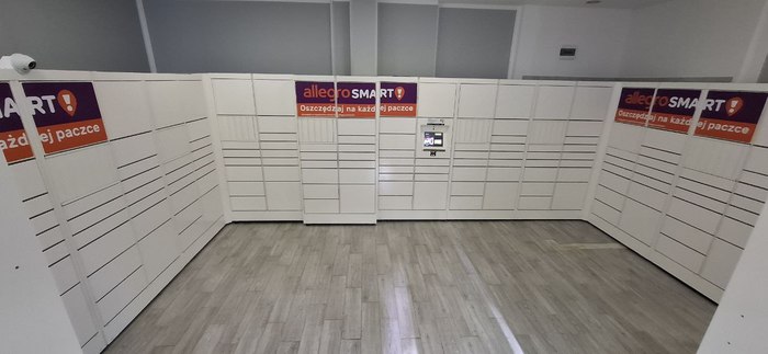 Paczkomat SZC19H W lokalu użytkowym