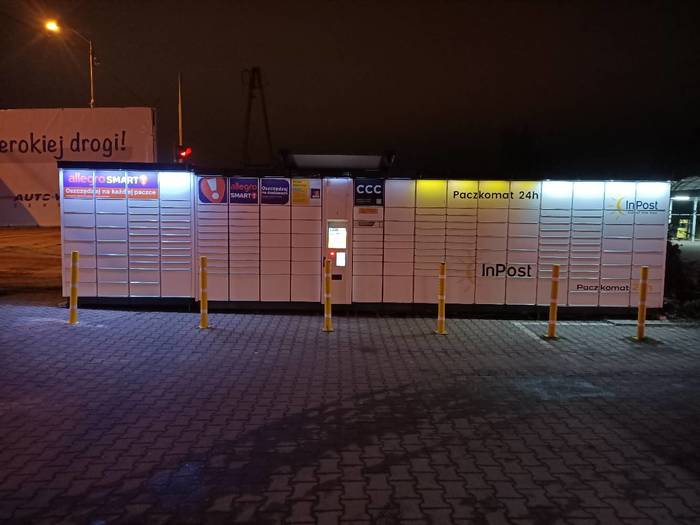 Paczkomat SZC20A Stacja paliw Emila