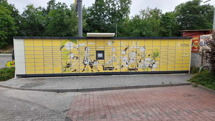 Paczkomat SZC26M Parking sklepu Lidl