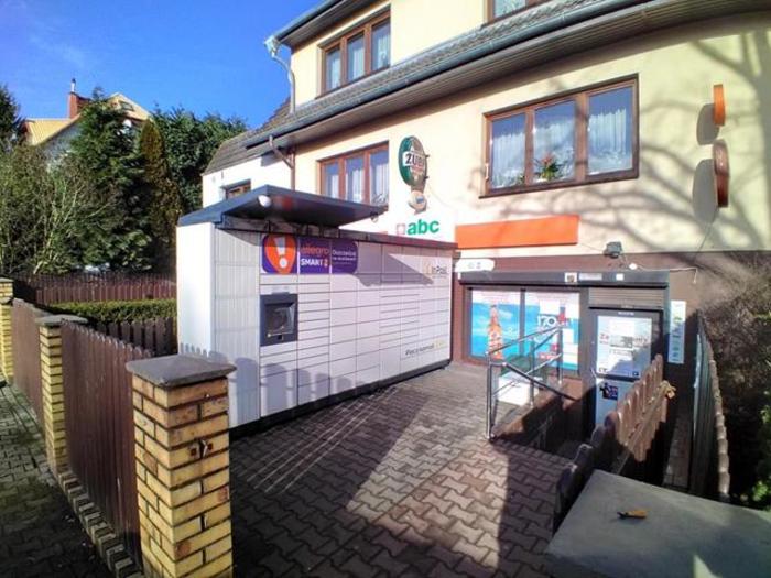 Parcel Locker SZC52M Przy wejściu do sklepu ABC