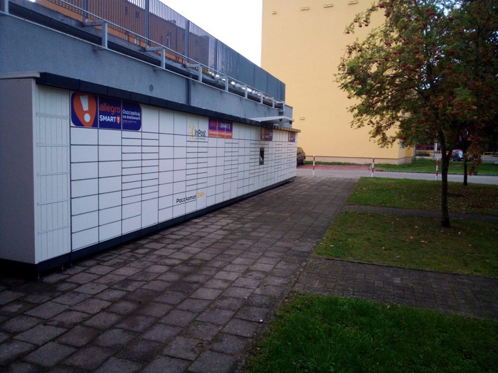 Paczkomat SZC80M Przy bibliotece PUM
