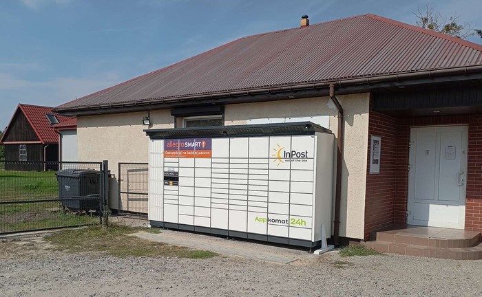 Parcel Locker SZEI01BAPP przy sklepie spożywczym