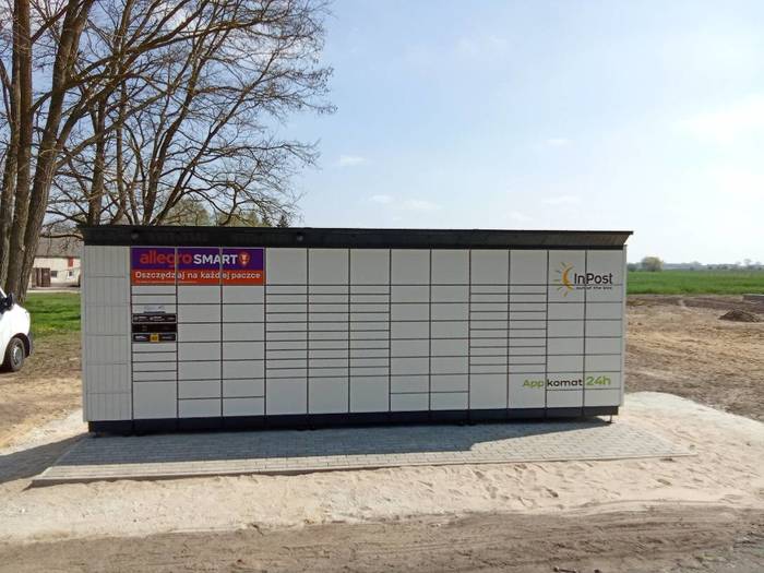 Parcel Locker SZEK01BAPP Przy drodze dojazdowej
