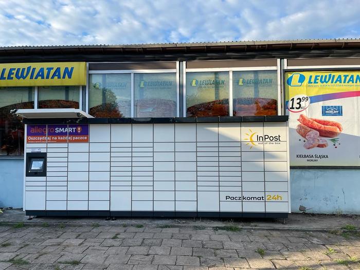 Paczkomat SZI01M przy sklepie Lewiatan