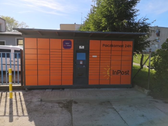 Paczkomat SZK01G Przy komisie samochodowym