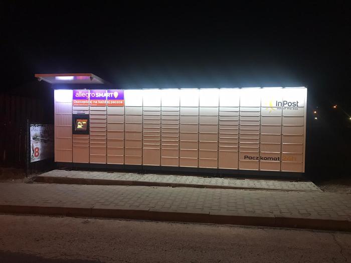 Paczkomat SZY06M Przy posesji prywatnej