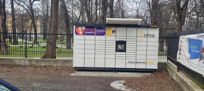 Parcel Locker TAR13M Przy sklepie Żabka