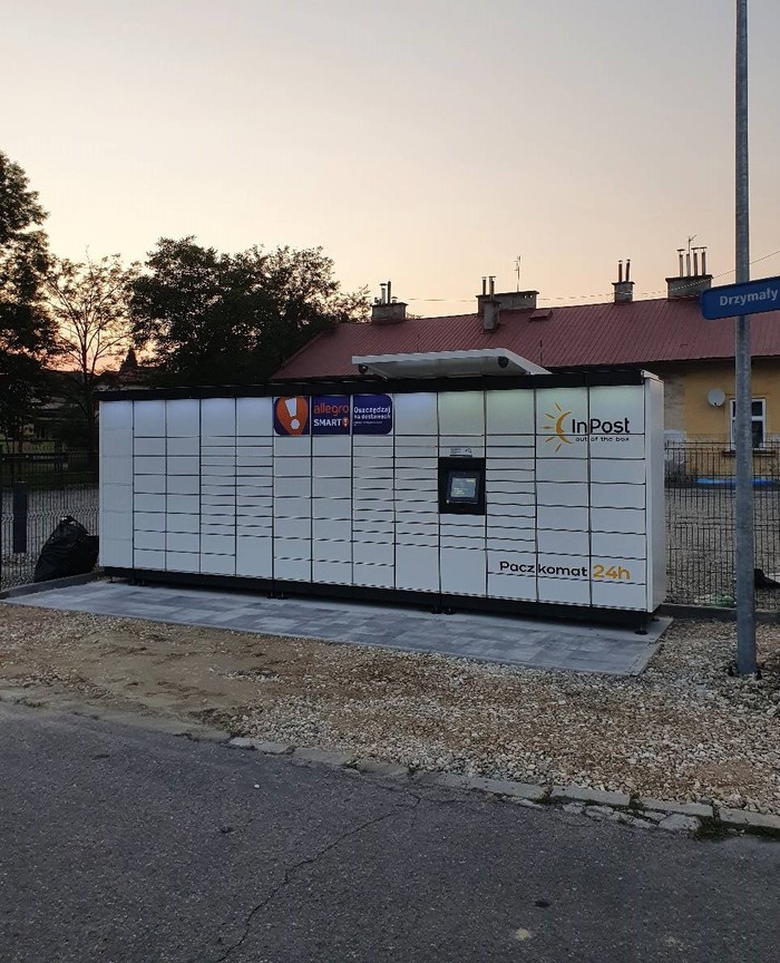 Paczkomat TAR20M Parking Centrum Rehabilitacji Reha Medica,  róg Wspólnej i Drzymały