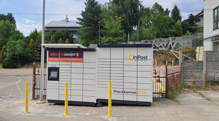 Paczkomat TAR44M Przy stacji paliw JUREX