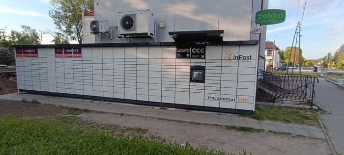 Paczkomat TER01M Przy wejściu do Żabki