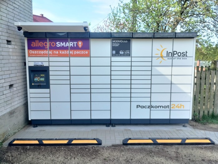 Parcel Locker TEWO02M Przy wjeździe