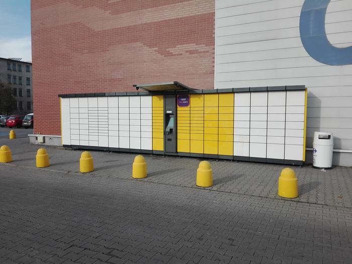 Paczkomat TGO01A Przy markecie Carrefour