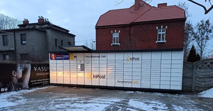 Paczkomat TGO06N Parking Instytut Yasumi