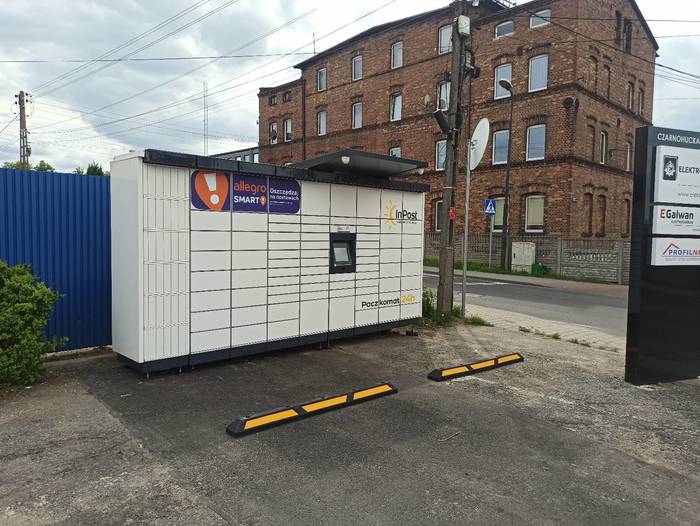 Paczkomat TGO15M Parking Rolkowo Park