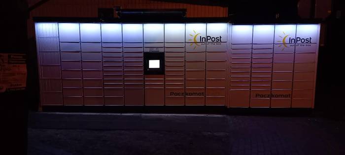 Paczkomat TMS18M Przy pawilonie ul. Robotnicza 39