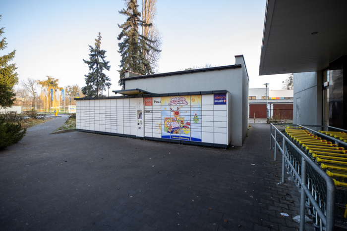 Paczkomat TOR11A Przy markecie Biedronka