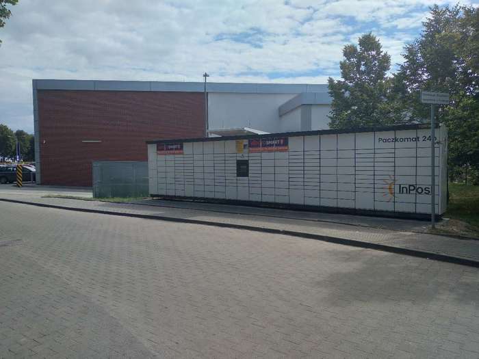 Paczkomat TOR16M Na parkingu sklepu Lidl