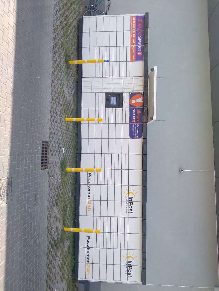 Paczkomat TOR37M przy myjni Avez Car Wash