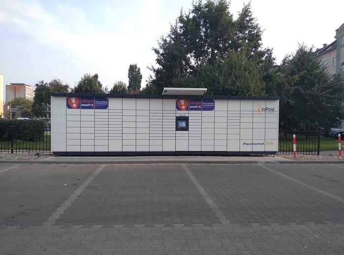 Parcel Locker TOR42M na parkingu Polomarket