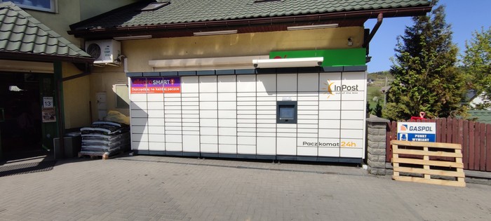 Paczkomat TPY02M Przy Delikatesach Ignacy Polański