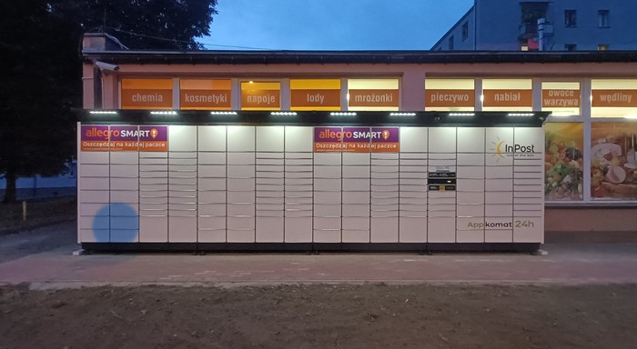 Paczkomat TRA03BAPP Przy sklepie