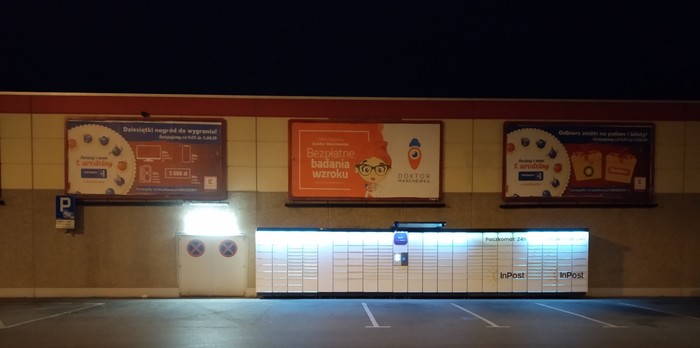 Paczkomat TRA03N Przy sklepie Kaufland