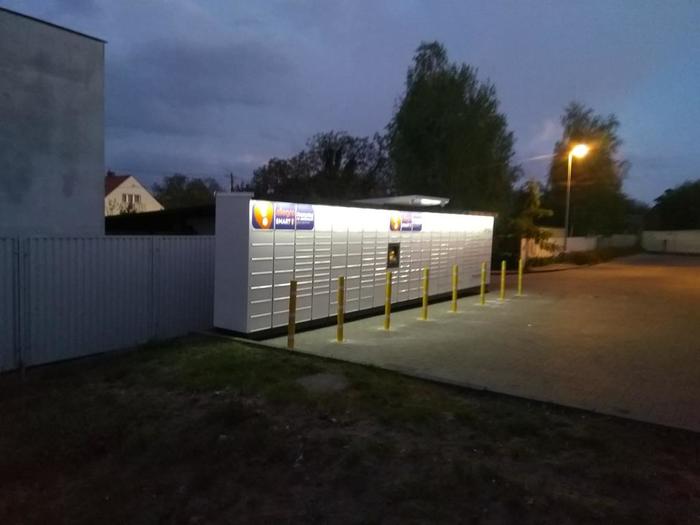 Paczkomat TRA04M Tylny Parking Lidl przy ulicy Słonecznej
