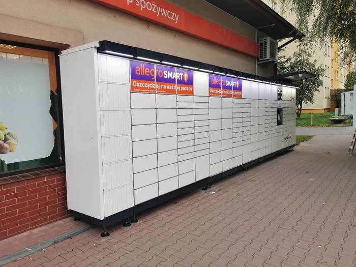 Paczkomat TRA15M Przy sklepie