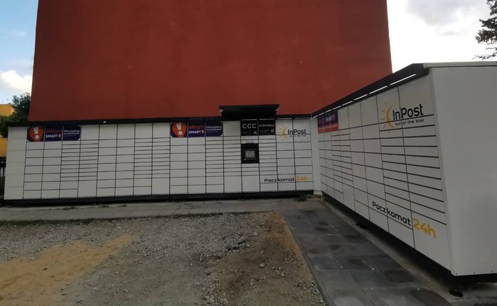 Paczkomat TRN03M Przy bloku
