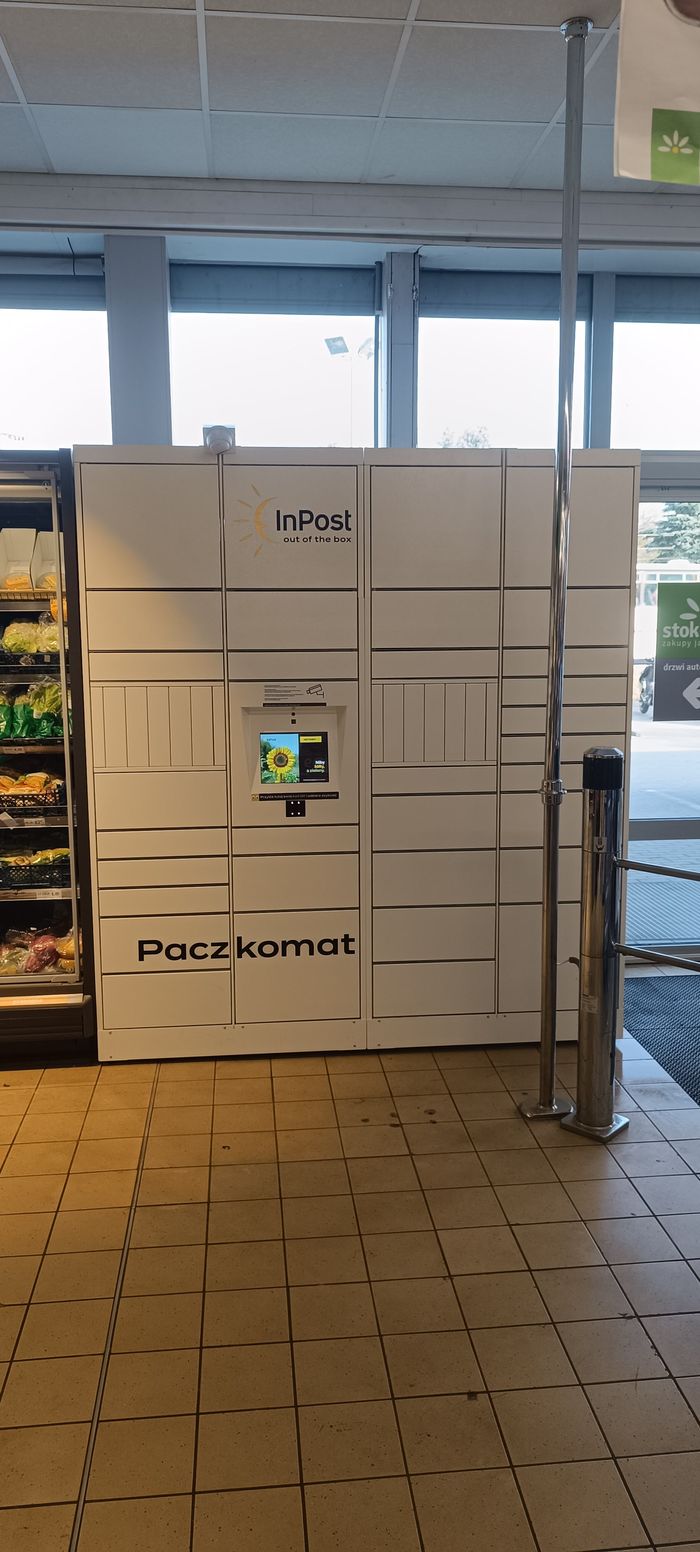 Paczkomat TRO01HP W sklepie Stokrotka