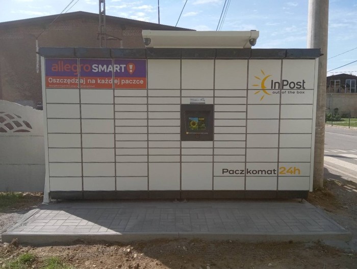 Paczkomat TRZB01M Przy parkingu OSP
