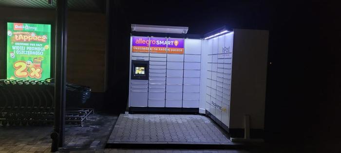 Paczkomat TRZC01M Przy sklepie
