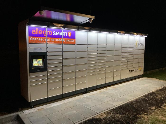 Paczkomat TUE01M przy Delikatesach Centrum