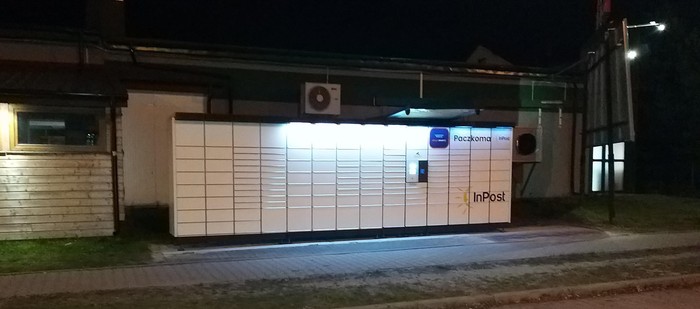 Paczkomat TUK01N Przy sklepie Top Market