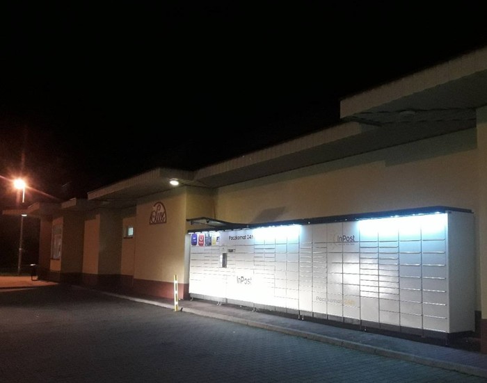 Paczkomat TUR02N Przy sklepie Społem