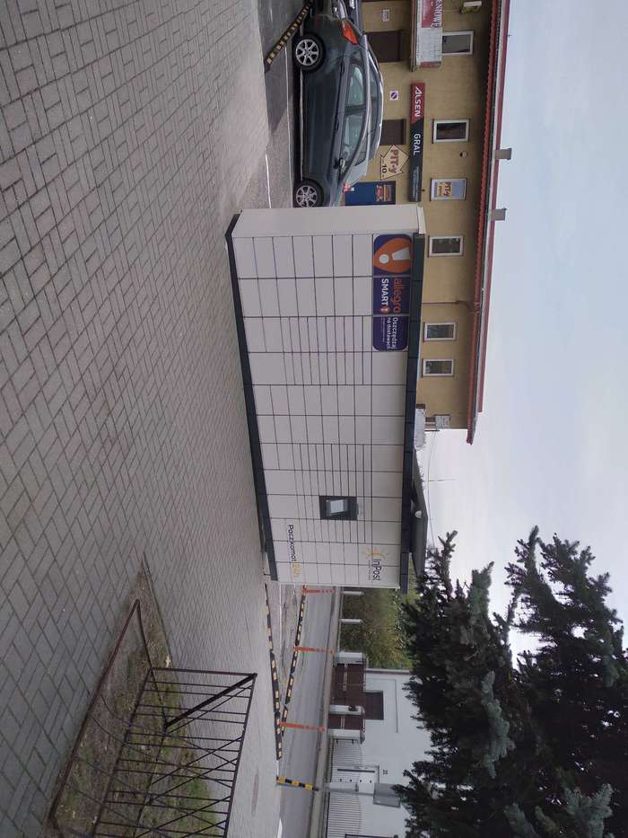 Paczkomat TUR04M Przy Centrum Handlowym.