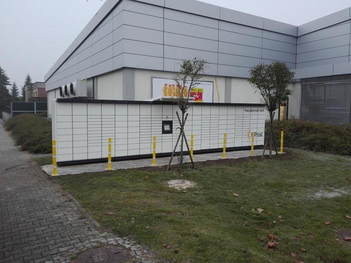 Paczkomat TYC07M Przy sklepie Lidl, od ulicy Zawilców
