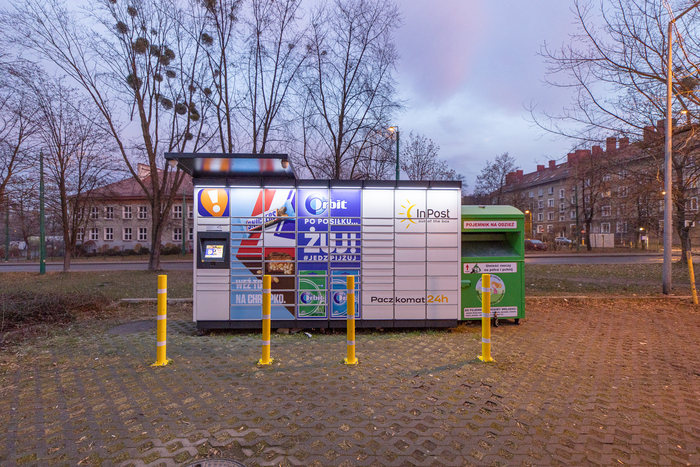 Поштомат TYC13M boczny parking sklepu